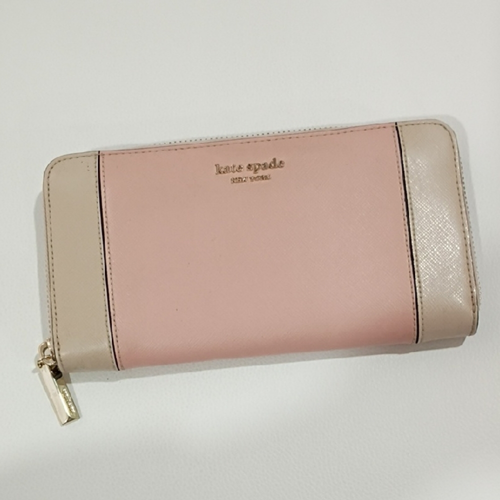 Kate Spade Pale Pink and Cream Saffiano Style Leather Zip-Around Wallet EUC